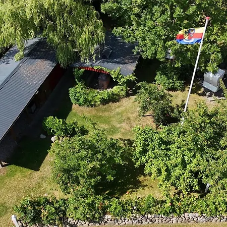 Ferien Unterm Reetdach Whg 02 *